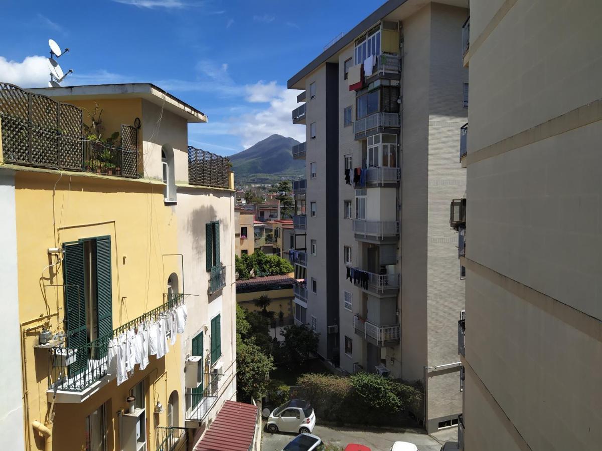 Vesuvio Corner - Spacious And Colorful Apartment In San Giorgio, Very Close To Napoli, Ideal For Families And Groups, Close To Pompeii, Sorrento... San Giorgio a Cremano Luaran gambar